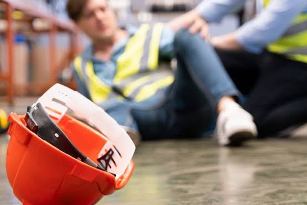 Atención a un accidente en obra de construcción